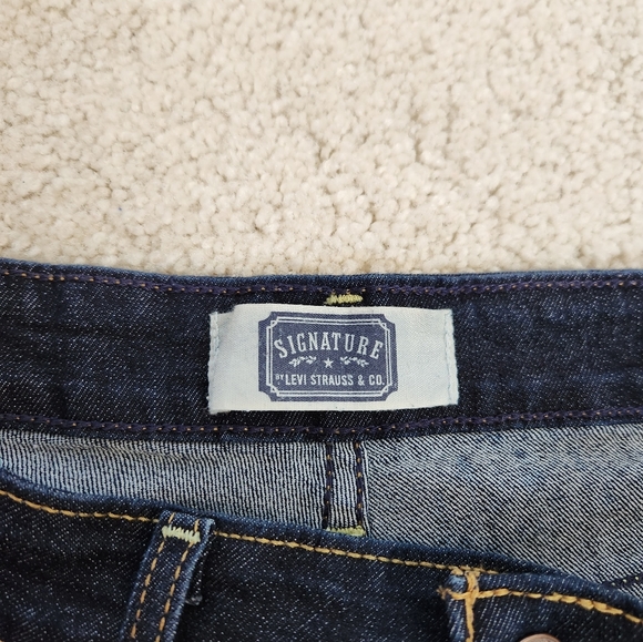 SOLD!!! Levi Strauss Bermuda Shorts, size 10, dark navy blue - Picture 4 of 5